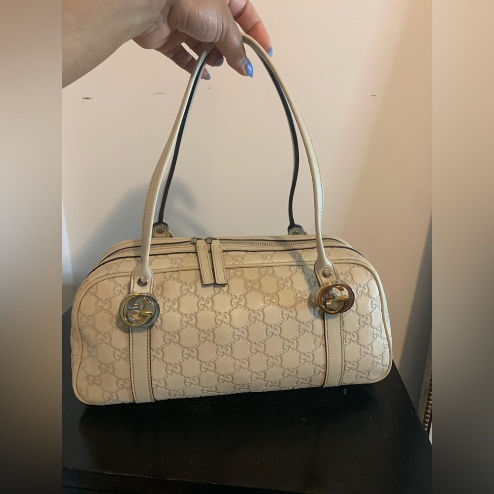 Gucci GG Embossed Off-White Leather Shoulder Bag